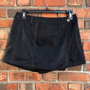 Anna Grace womens faux snakeskin wrap front skort shorts black S